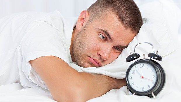 Dormire poco fa ingrassare. Lo dice uno studio inglese