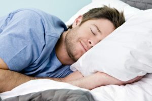 Recuperare sonno nel fine settimana fa bene?