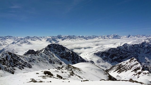 Nei ghiacciaci delle Alpi metalli pesanti e sostanze radioattive