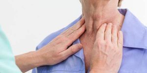 Tiroidite di Hashimoto: cos’è, i fattori di rischio e i sintomi
