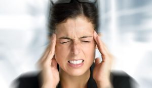 8 cause di mal di testa mattutino