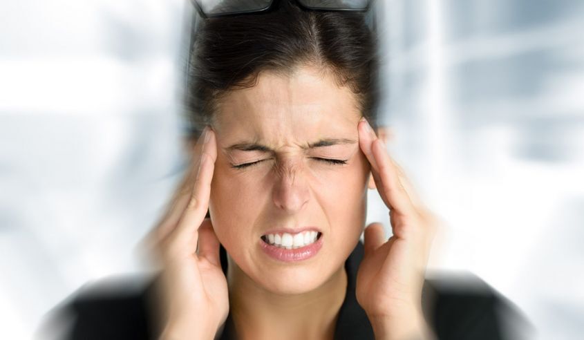 Cefalea tensiva, il mal di testa più comune. Sintomi e cause