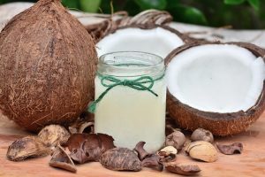 Mangiare olio di cocco riduce il rischio di malattie al cuore