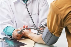Ipertensione: trattamento, farmaci, cure, valori, sintomi e complicazioni