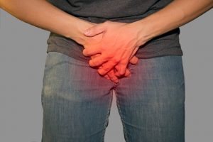 Prurito ai testicoli? Ecco 7 motivi (e consigli per farlo sparire)