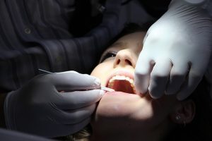 Dolori irreversibili dopo intervento, guai giudiziari per dentista