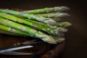 Scoperto legame tra il cancro al seno e gli asparagi