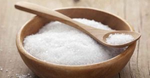 Consumare molto sale fa male: ecco i segni da non trascurare