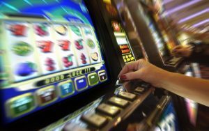 Lotta alla ludopatia: il Veneto spegne le slot machine in determinati orari