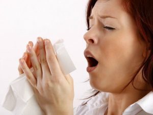 Perché il naso cola in inverno e anche se non siamo malati?