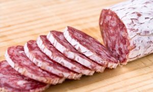 Rischio Listeriosi, ritirato salame fresco dagli scaffali dei supermercati