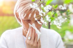 Allergie e idratazione: ecco perché l’acqua è utile per combatterle