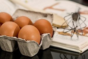 Mangiare un uovo al giorno riduce le malattie cardiovascolari