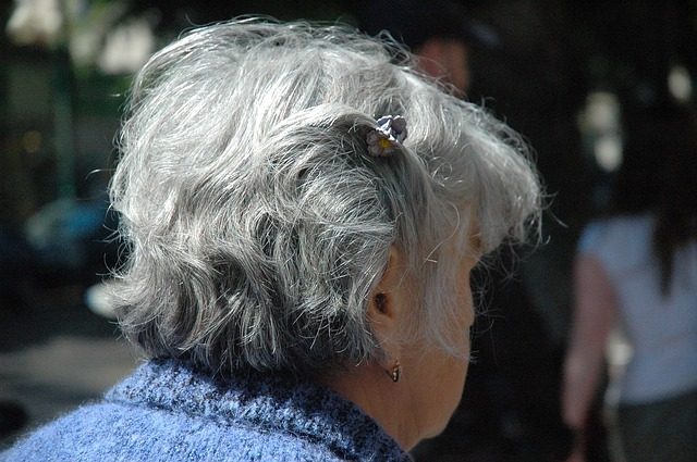 woman-208723_640
