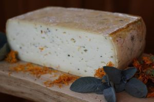 Rischio presenza corpi estranei: Ministero della Salute richiama formaggio