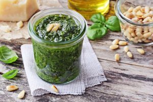 Pericolo botulino: ritirato pesto di finocchietto e mandorle