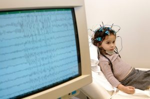 Bambino di 6 anni guarito dall’epilessia. Ecco come