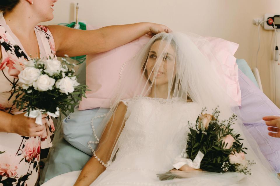 33enne, malata terminale, si sposa pochi giorni prima di morire