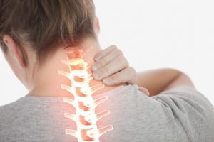 Mal di collo: cause e cosa fare per alleviare il dolore