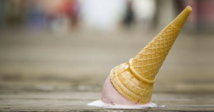 Perché non dovresti mai mangiare la punta dei coni gelato