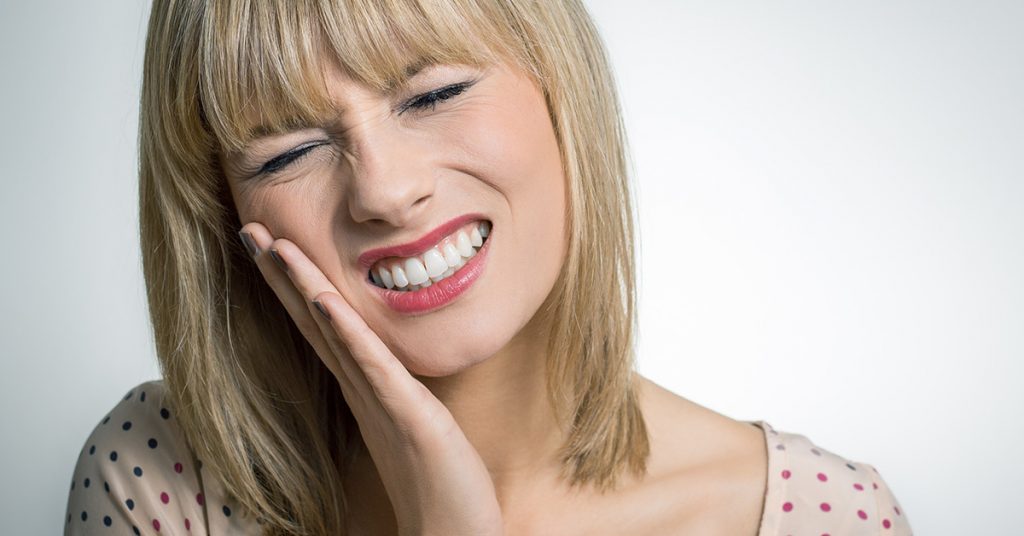 5 rimedi della nonna per il mal di denti, afte e gengivite