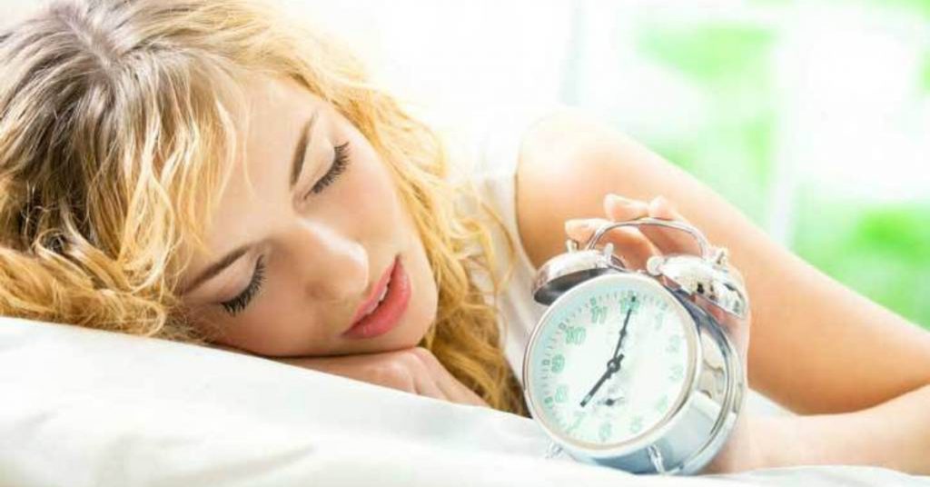 Torna l’ora legale: consigli per gestire l’ora di sonno ‘persa’