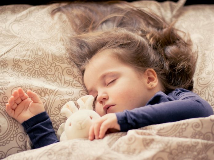 bambina che dorme bambina che dorme
