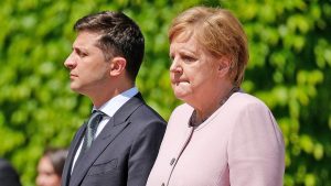 Angela Merkel colta da malore in pubblico: ecco cosa le è successo