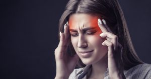5 alimenti che possono causare il mal di testa