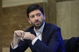 L’annuncio del ministro Speranza: “Finalmente più facile assumere personale nel SSN”