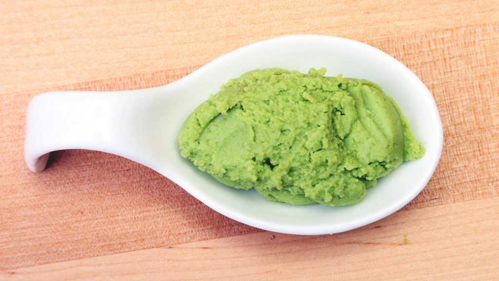 Pensa di mangiare avocado ma è wasabi: in ospedale le diagnosticano un problema al cuore