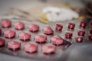 Alimenti che interagiscono con i farmaci: ecco quali sono