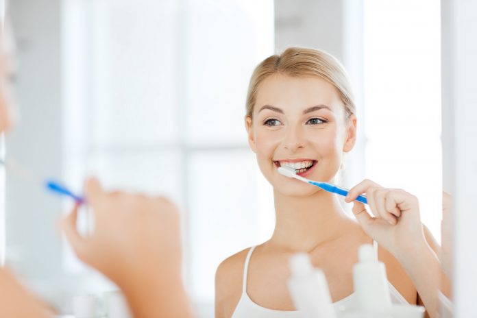 perche-non-lavare-i-denti-subito-dopo-aver-mangiato