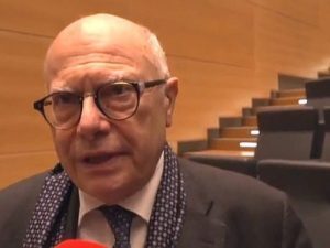 Covid-19, Galli: “A scuola ci vogliono ancora le mascherine”