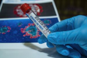 Coronavirus: gli asintomatici contaminano tutto quello che toccano