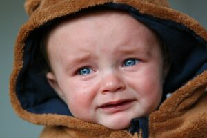 Covid-19: il contagio può avvenire tramite le lacrime dei bambini?