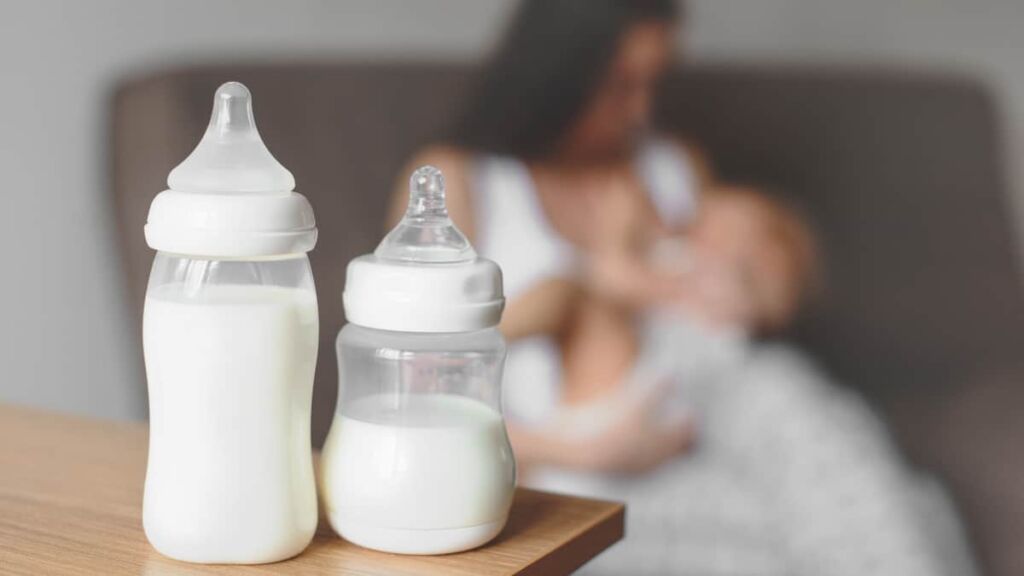 Uno studio ha scoperto l’elemento ‘segreto’ del latte materno