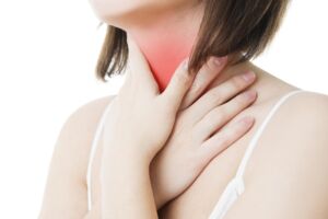 Prurito alla gola? 8 cause comuni del fastidio