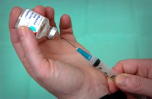 L’annuncio di Pfizer: “Vaccino anti Covid-19 funziona al 90%”