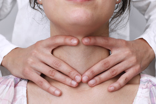 Tumore della tiroide: sintomi, cause, diagnosi e prevenzione