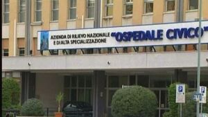 Focolaio di Covid-19 all’ospedale Civico di Palermo: 14 positivi tra medici e infermieri