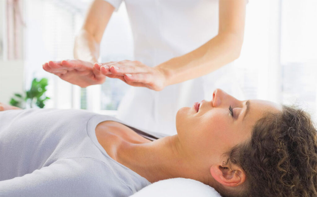 Pranoterapia, cos’è e come è regolamentata?