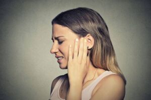 Mal d’orecchio: quali sono le cause, i sintomi e i rimedi?