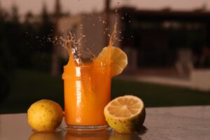 Bere succo d’arancia fa abbassare la pressione alta?