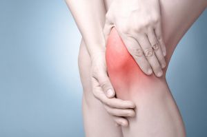 I rimedi naturali per il dolore al ginocchio, 4 consigli utili