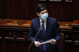 Speranza “La pandemia non è finita, i vaccini l’arma più importante”