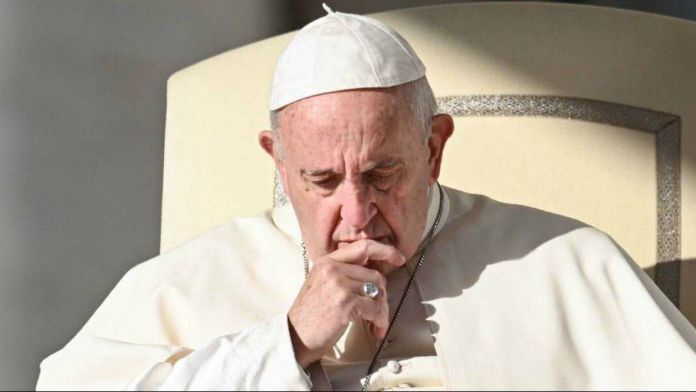 papa francesco operato
