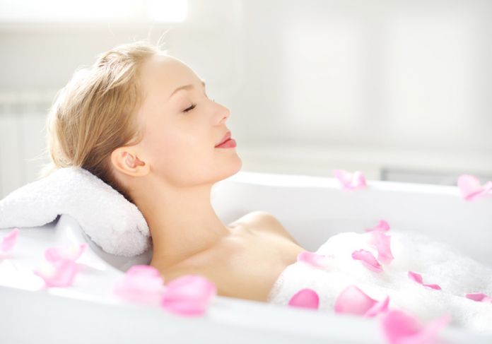 ragazza bagno