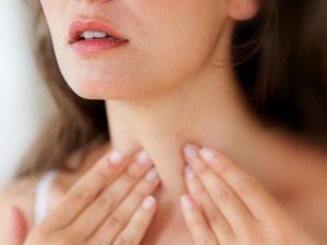12 campanelli d’allarme dei disturbi della tiroide