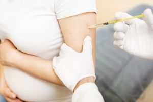 Vaccinarsi contro il Covid-19 in gravidanza è sicuro?